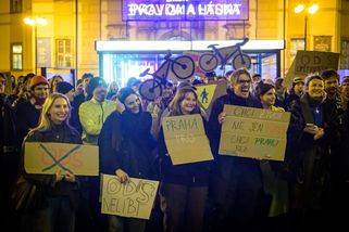 „ODS nechceme!“ Stovky lidí v Praze demonstrovaly proti další pravicové koalici